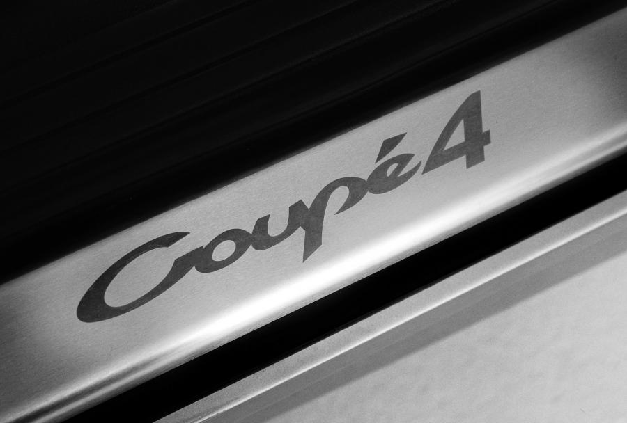 Holden Coupe 4 2003 года  (фото 17 из 22)